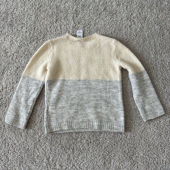 2 Carters Oshkosh B'gosh 24 month Baby Girl Sweaters - Picture 6 of 7